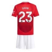 Manchester United Luke Shaw #23 Thuis tenue Kids 2024-25 Korte Mouwen (+ broek)